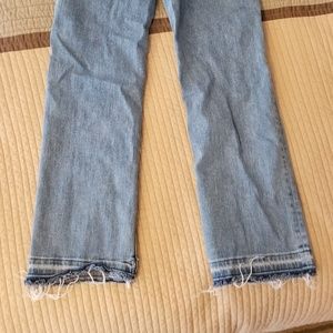 Cropped Jean's